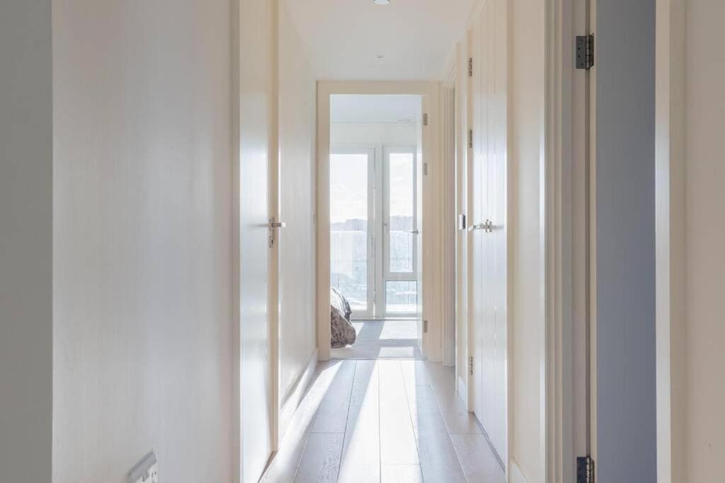 Luxury River Side Penthouse * Londra